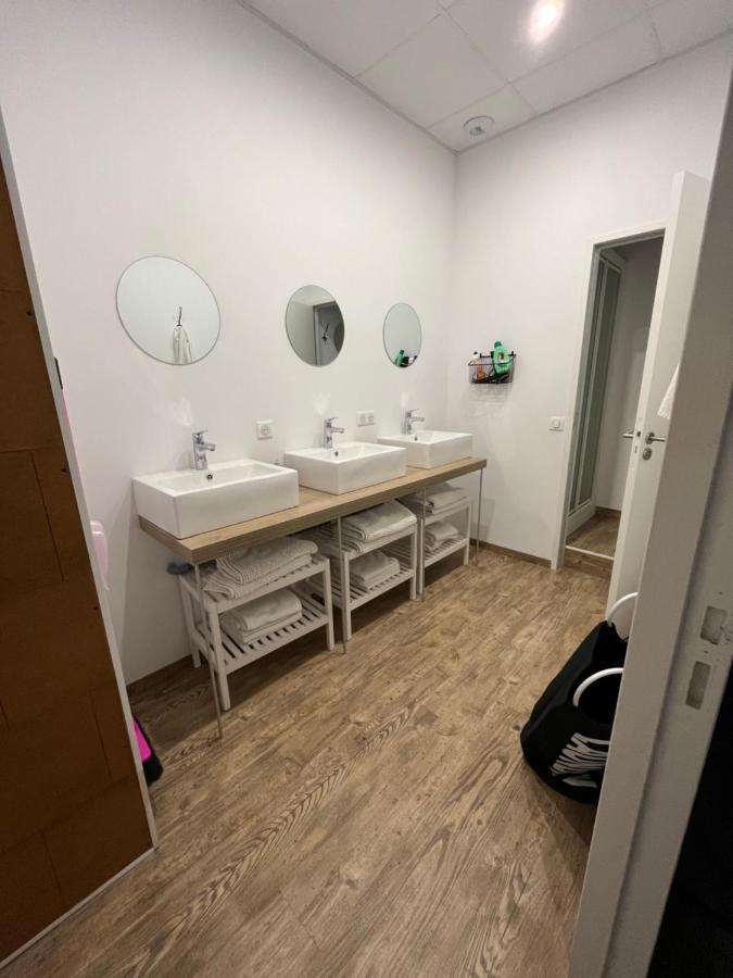 Le Pavillon Hostel Ноармутие-ан-л'Ил Екстериор снимка